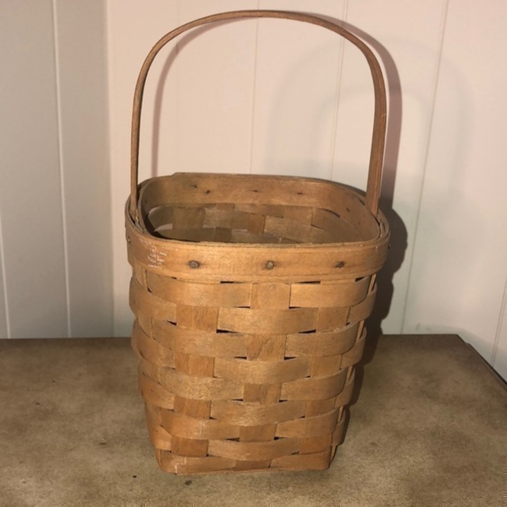 Longaberger small peg basket with handle
